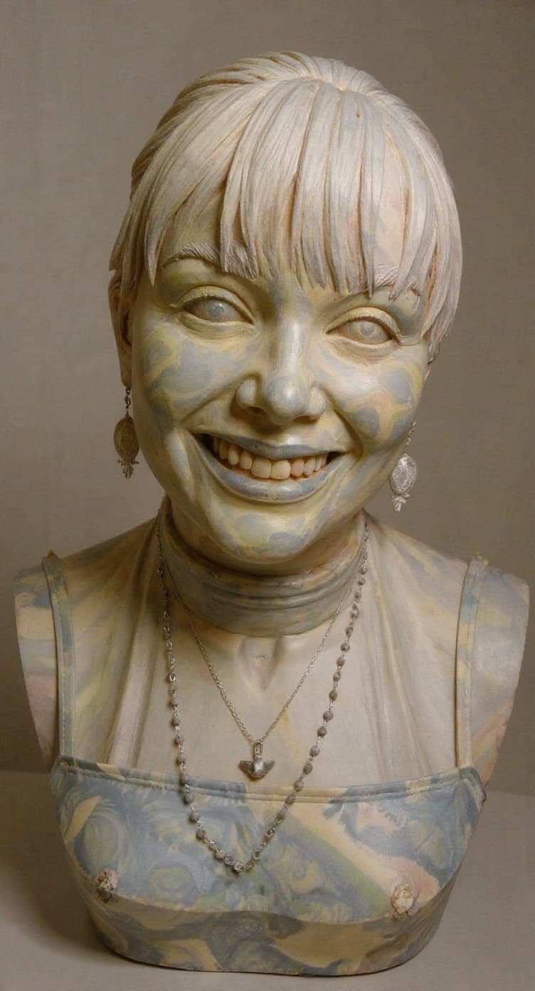 Transform image to sculpture art style